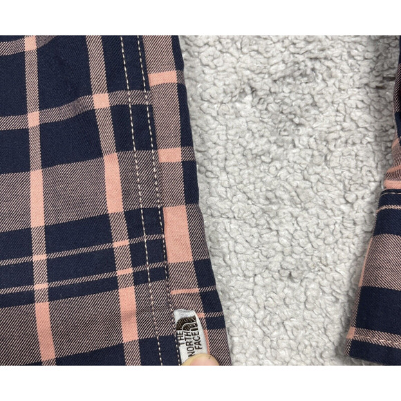 North Face Shirt Mens Small Plaid Button Up Pocket Outdoors Pink Navy Blue - Picture 3 of 12